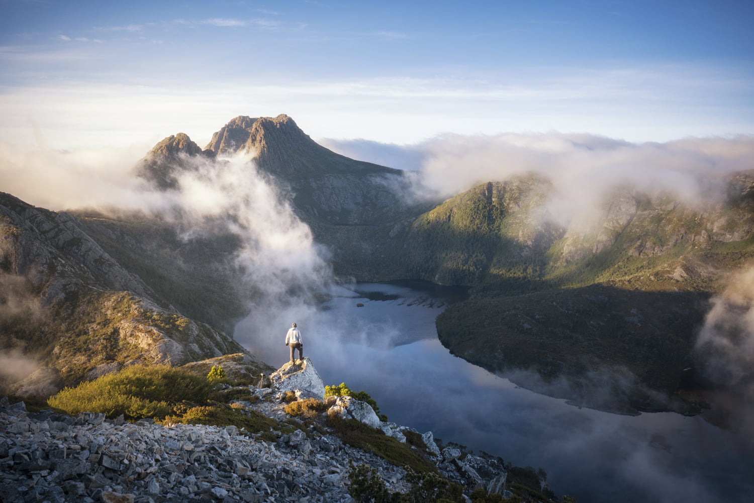 enjoy Cradle Mountain, tourist views dove lake and cradle mountain from and adjacent peak on a Luxury Bespoke Private tour